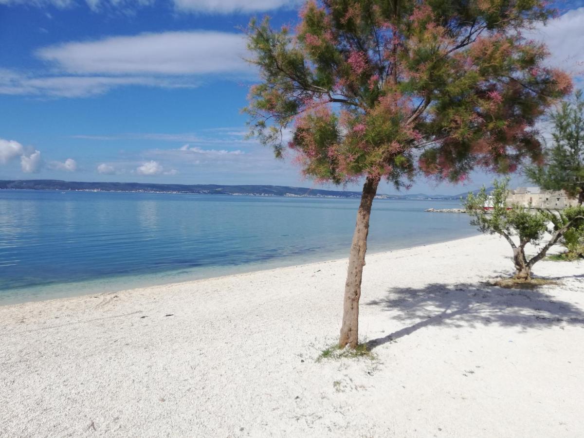 Apartment Gallery Kastela Bagian luar foto