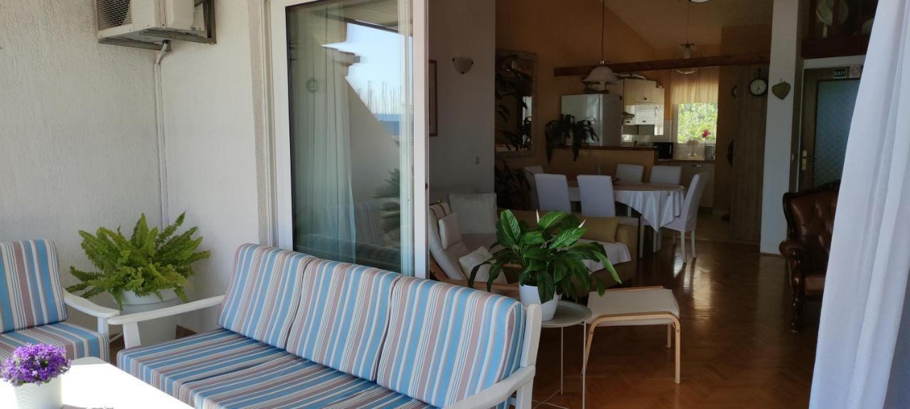 Apartment Gallery Kastela Bagian luar foto
